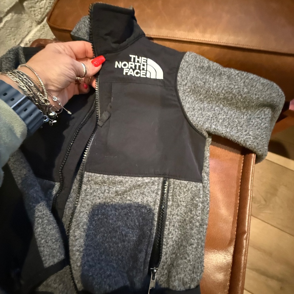 North face jacket - Picture 3 of 4